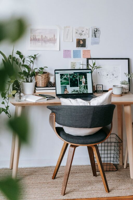 Simple Ways to Personalize Your Workspace for Comfort and Productivity
